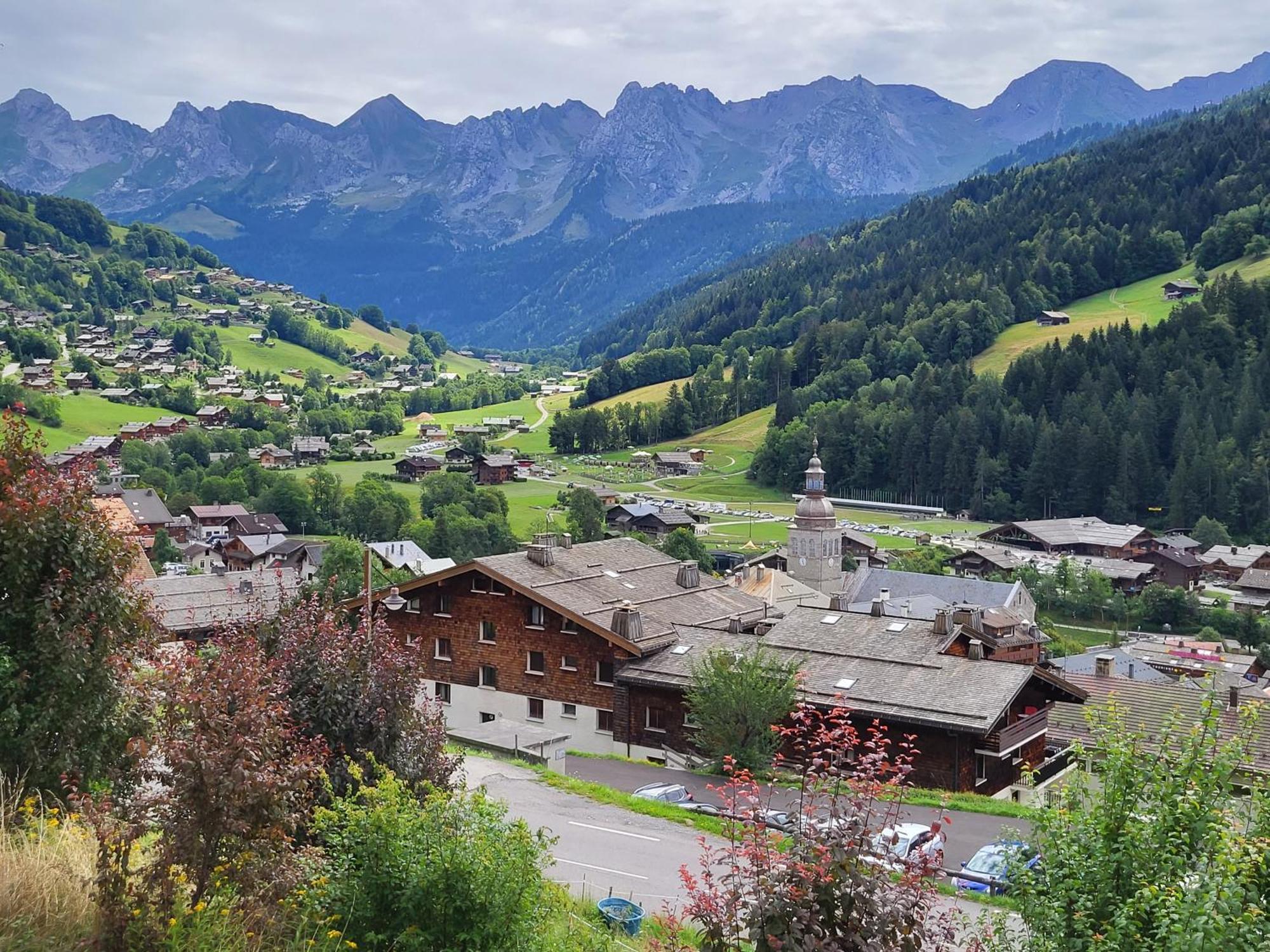 לה גראן-בורנו Appartement Cosy Face Aux Aravis מראה חיצוני תמונה