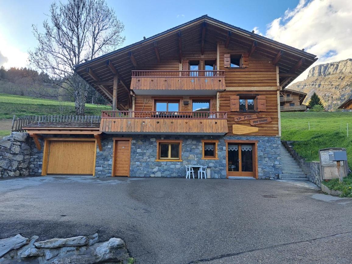 לה גראן-בורנו Appartement Cosy Face Aux Aravis מראה חיצוני תמונה